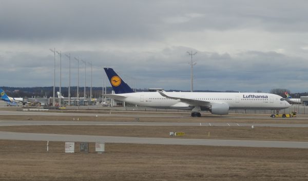 de-lufthansa-a350-muenchen-130318-full.jpg