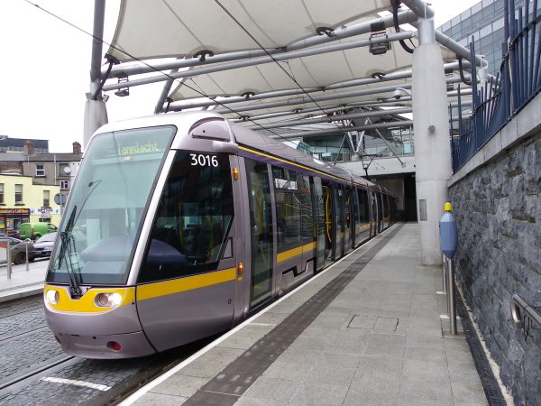 ie-luas-class3000-connolly-051110-full.jpg
