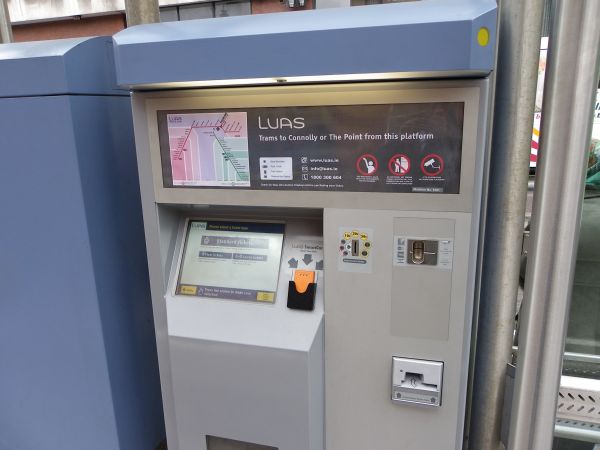 ie-luas-ticketmachine-051110-full.jpg