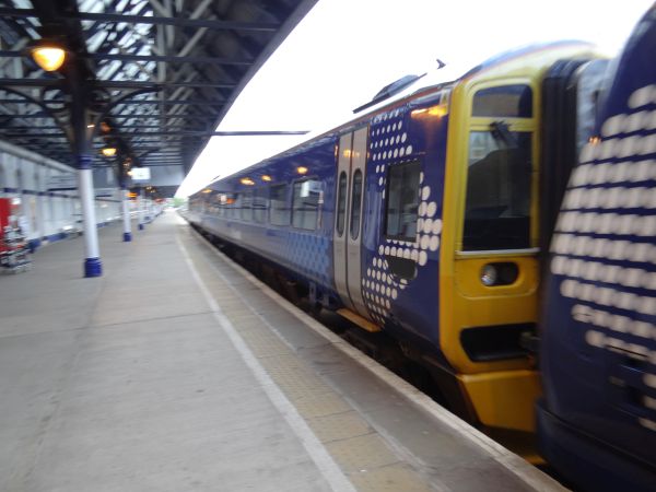 uk-scotrail-class158+170-dundee-070615-full.jpg