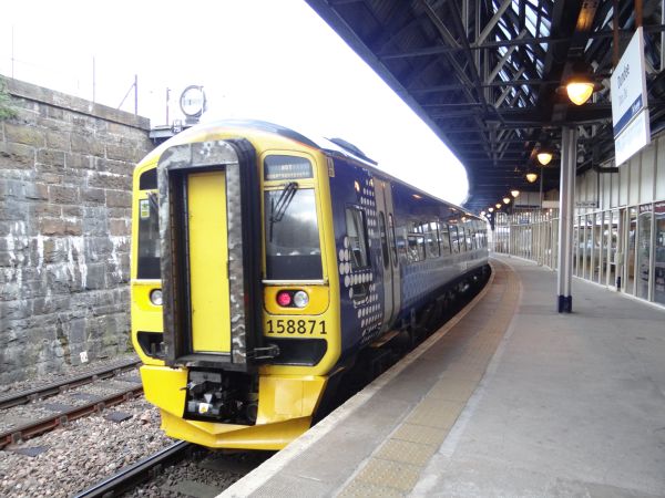 uk-scotrail-class158-dundee-070615-full.jpg