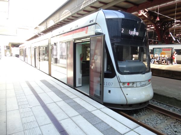 dk-midttrafik-variobahn1107-aarhus-080723-full.jpg
