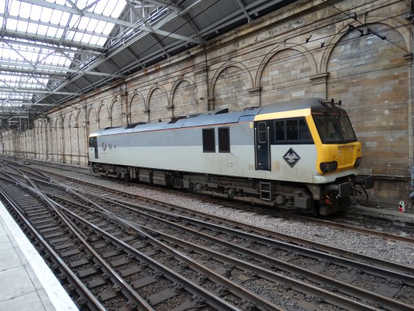 uk-gb_railfreight-class92-edinburgh-041017-pic2-full.jpg
